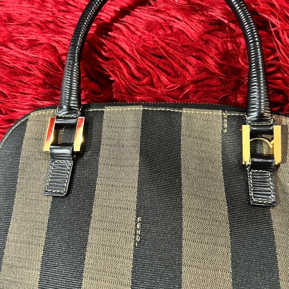 ♦️💯 Authentic Vintage FENDI Penguin Stripe Dome Satchel Bag♦️ - Picture 3 of 15